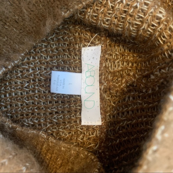 Abound brown cropped turtleneck sweater - Picture 3 of 3